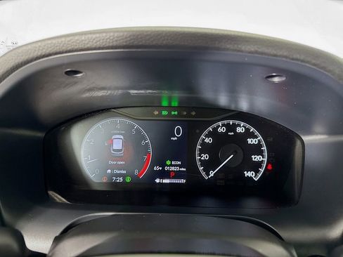 Used 2024 Honda HR-V Sport image 16