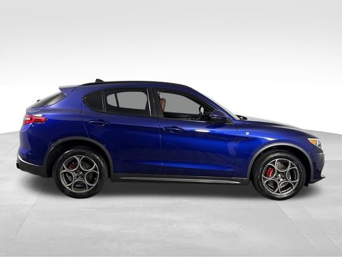 Used 2023 Alfa Romeo Stelvio Ti AWD/4WD image 5