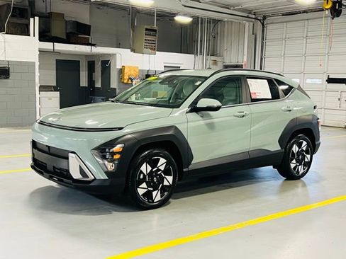 Used 2025 Hyundai Kona SEL image 13