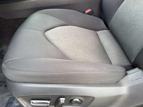 Used 2020 Toyota Camry LE w/ Convenience Package FWD image 25