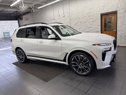 New 2026 BMW X7 xDrive40i image 1