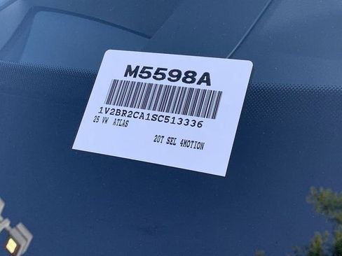 Used 2025 Volkswagen Atlas SEL AWD/4WD image 41