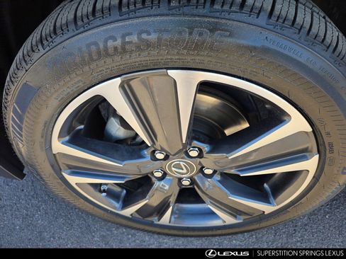 Certified 2022 Lexus UX 200 w/ Accessory Package (Z2) image 10