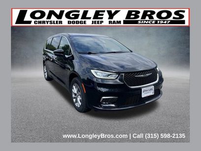Used 2023 Chrysler Pacifica Touring-L