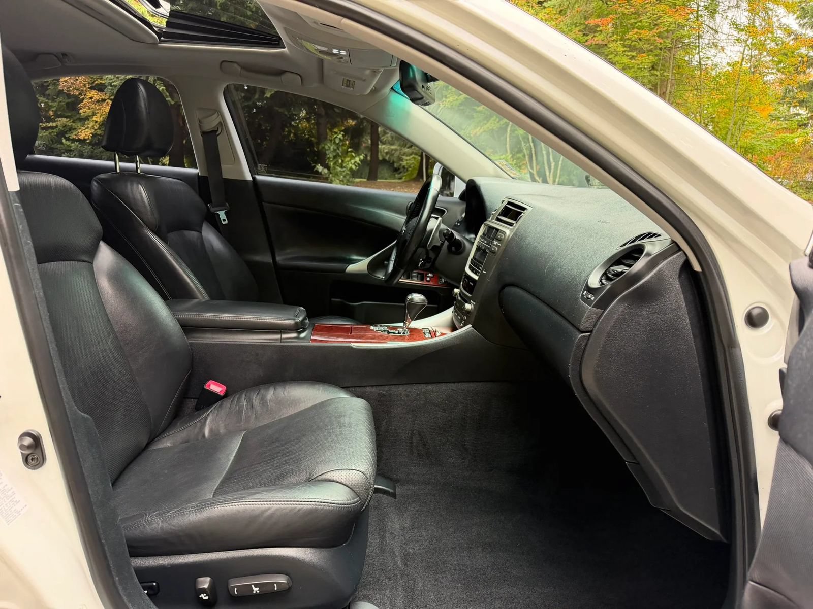 Used 2007 Lexus IS 250 w/ Premium Pkg RWD image 5