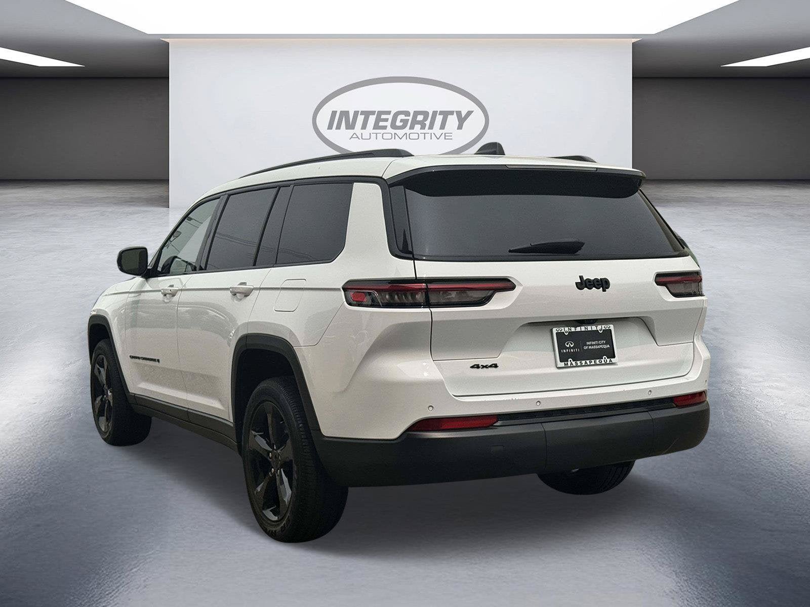 Used 2023 Jeep Grand Cherokee L Laredo AWD/4WD image 9