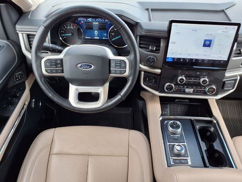 Used 2022 Ford Expedition XLT image 6