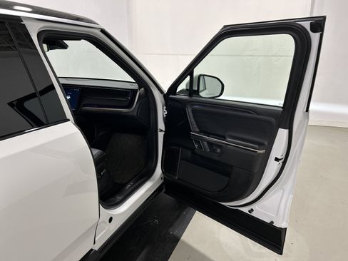 Used 2024 Rivian R1S Adventure AWD/4WD image 18