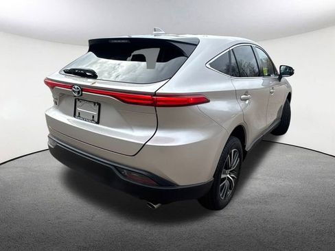 Used 2024 Toyota Venza LE image 13