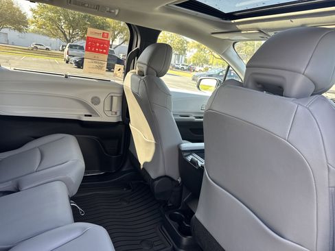 New 2026 Toyota Sienna XLE image 34