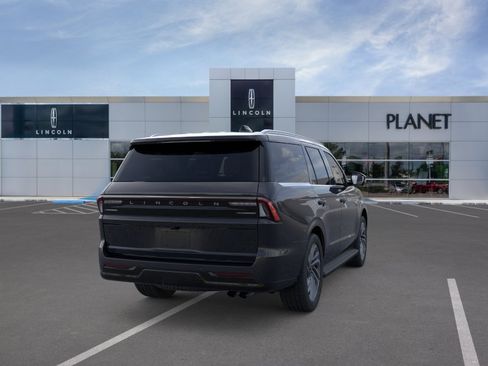 New 2026 Lincoln Navigator Premiere AWD/4WD image 8