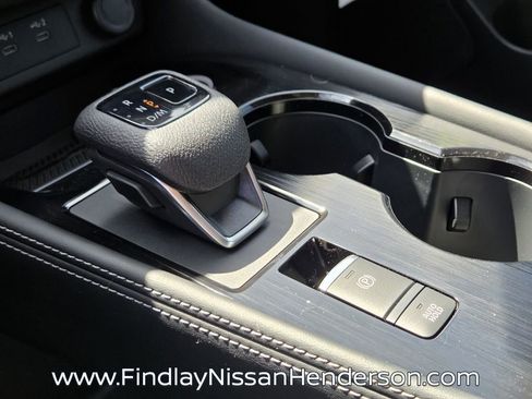 New 2026 Nissan Rogue Platinum AWD/4WD image 16