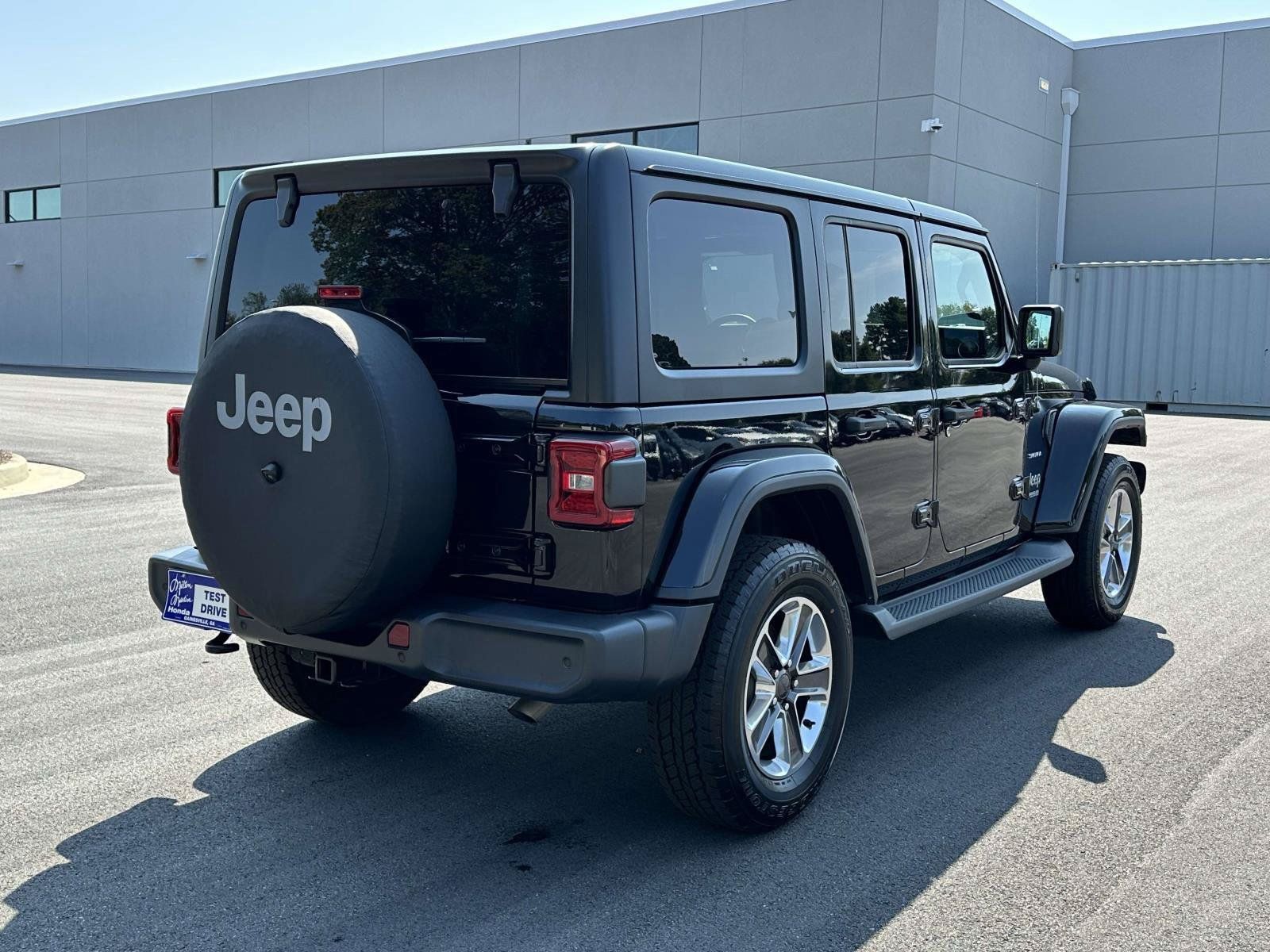Used 2020 Jeep Wrangler Unlimited Sahara AWD/4WD image 26