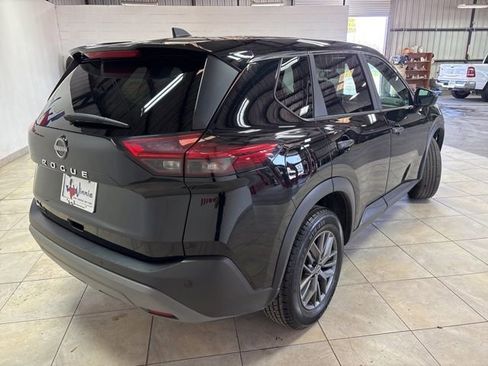 Used 2023 Nissan Rogue S image 7