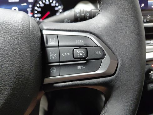 Used 2025 Jeep Compass Limited AWD/4WD image 33