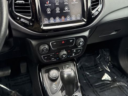 Used 2019 Jeep Compass Limited image 16
