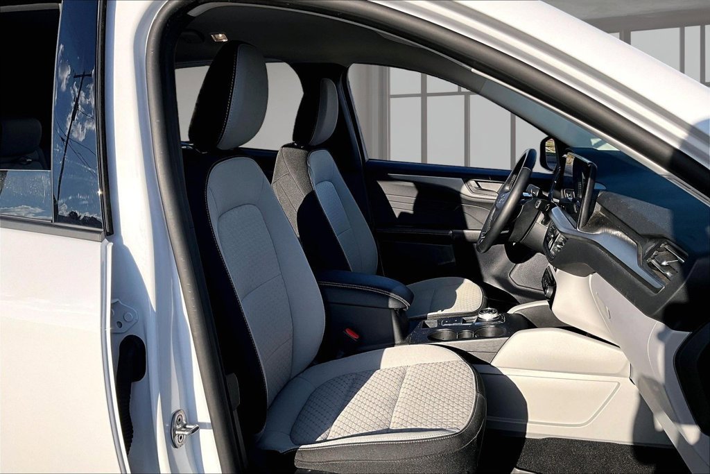 Used 2024 Ford Escape Active w/ Tech Pack #1 AWD/4WD image 7