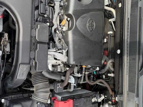 Used 2020 Toyota RAV4 XLE w/ Convenience Package image 12