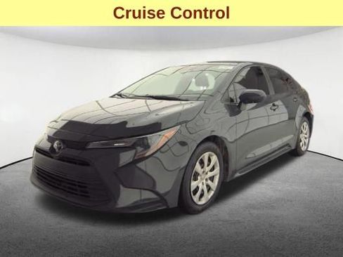 Used 2025 Toyota Corolla LE FWD image 4