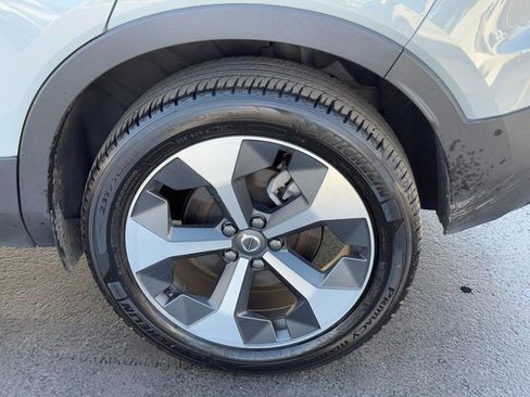 Certified 2025 Volvo XC40 B5 Plus image 7