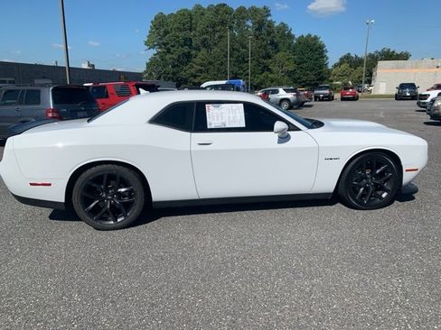Used 2022 Dodge Challenger R/T w/ Plus Package image 6