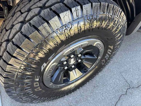 Used 2018 Ford F150 Raptor w/ Equipment Group 802A Luxury image 32