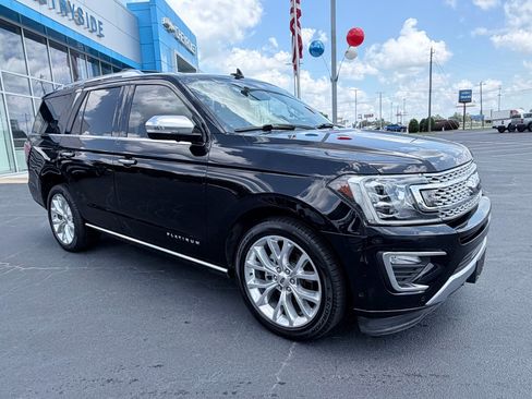 Used 2019 Ford Expedition Platinum RWD image 2