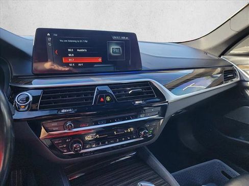 Used 2018 BMW M550i xDrive image 21