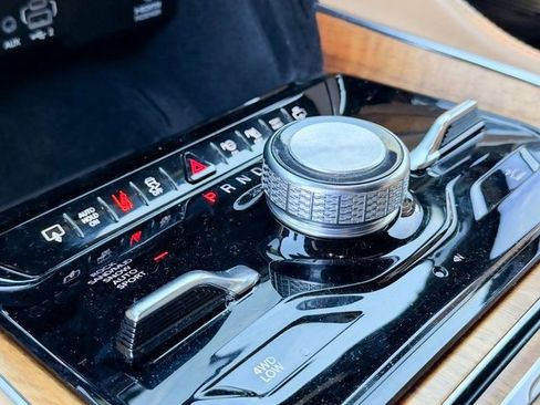 Used 2022 Jeep Grand Wagoneer Series III image 14