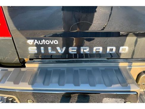 Used 2018 Chevrolet Silverado 1500 LTZ Z71 w/ Midnight Edition image 32