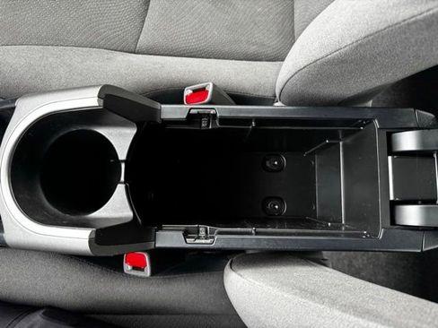 Used 2014 Toyota Prius Three image 17