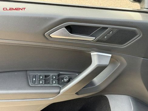 Used 2021 Volkswagen Tiguan SE FWD image 19