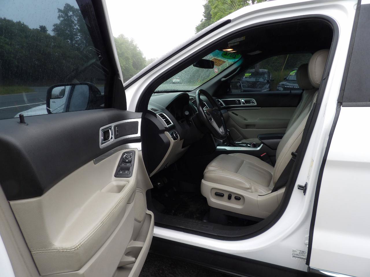 Used 2012 Ford Explorer XLT AWD/4WD image 9