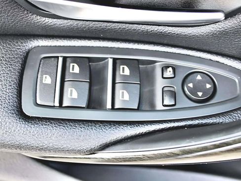 Used 2017 BMW 340i xDrive Sedan image 11