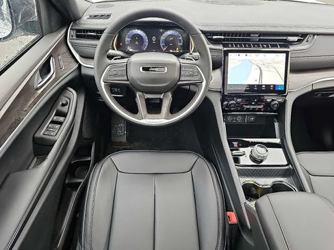 New 2025 Jeep Grand Cherokee Limited w/ Trailer Tow Package image 7