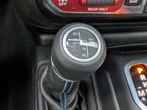 Used 2022 Jeep Wrangler Unlimited Rubicon 4xe w/ Cold Weather Group AWD/4WD image 29