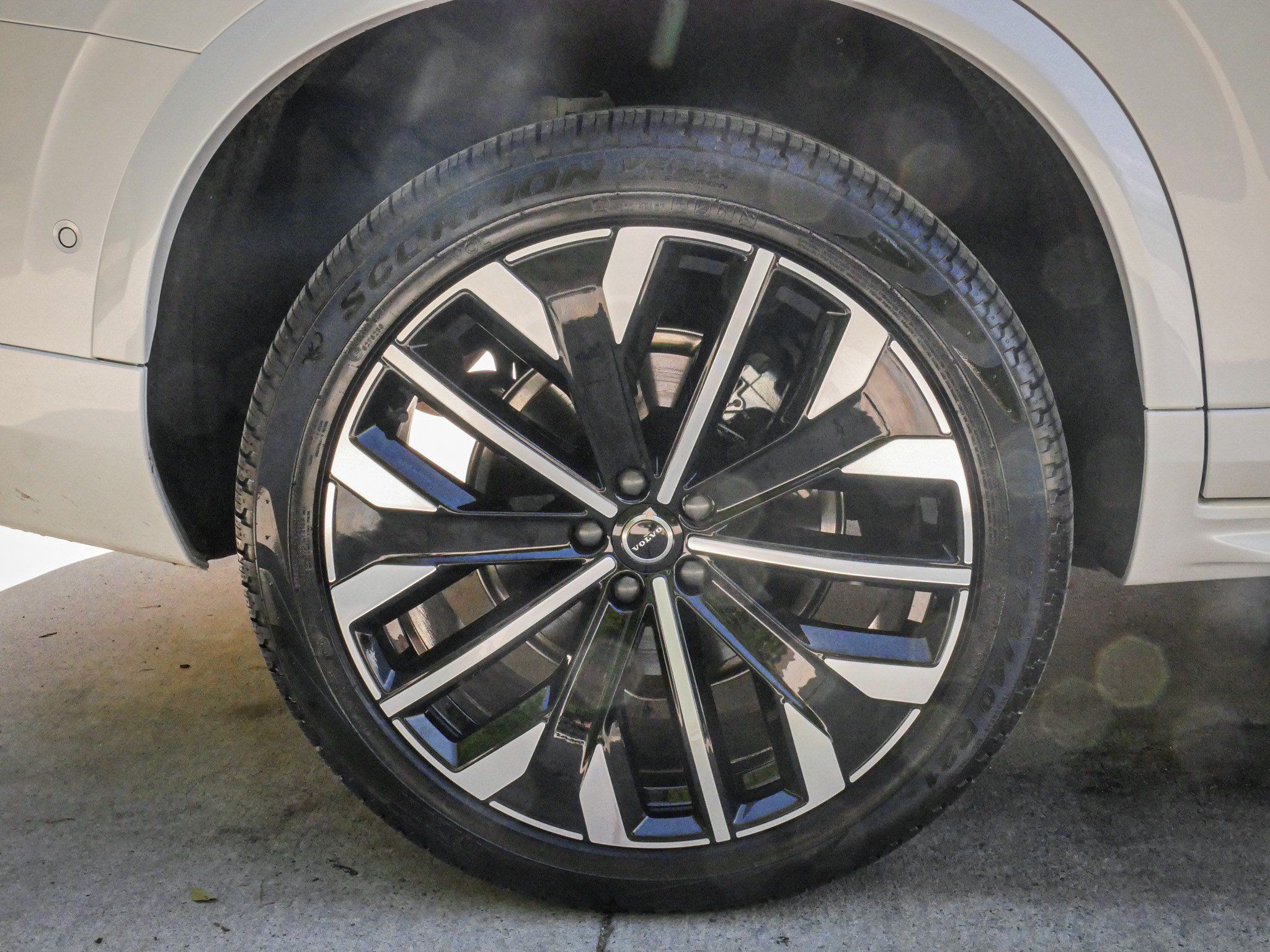 Used 2026 Volvo XC90 B6 Ultra w/ Protection Package Premier AWD/4WD image 13