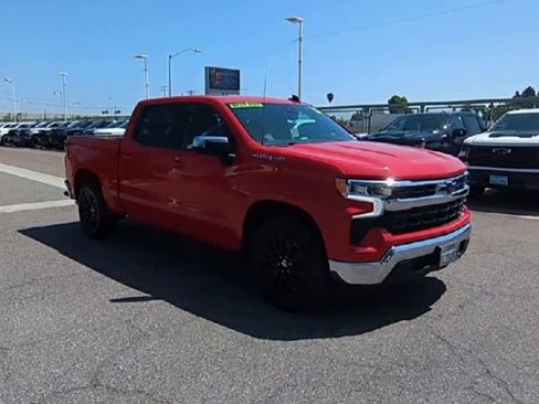 Used 2022 Chevrolet Silverado 1500 LT RWD image 2