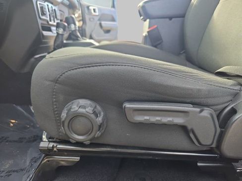 Used 2022 Jeep Wrangler Unlimited Sport image 29