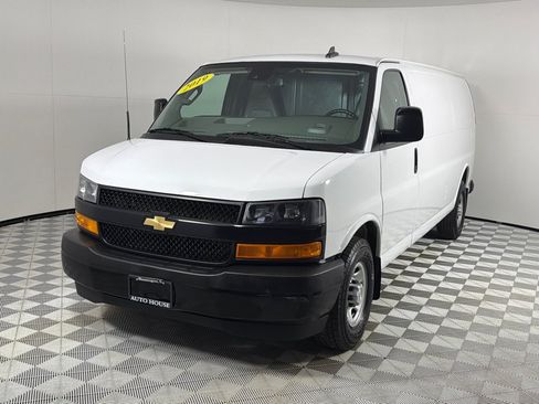 Used 2019 Chevrolet Express 3500 Extended w/ Driver Convenience Package RWD image 8