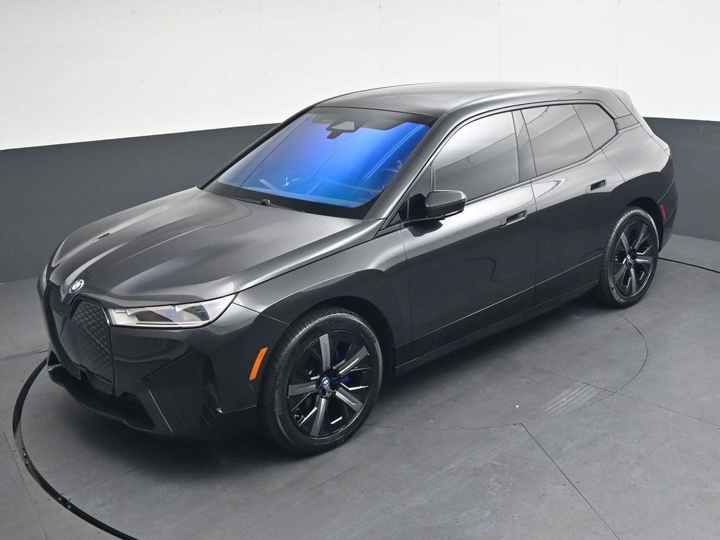 Used 2024 BMW iX xDrive50 w/ Premium Package AWD/4WD image 23