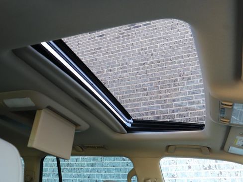 Used 2008 Toyota Land Cruiser image 27