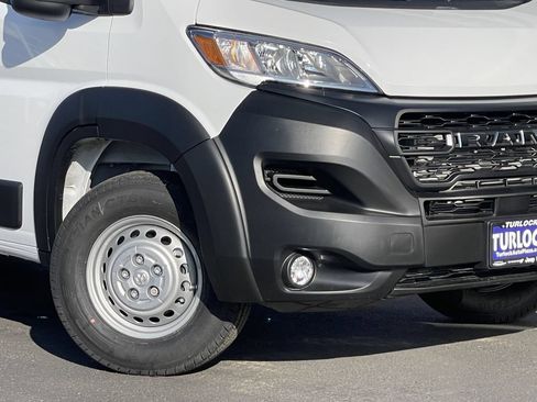 New 2026 RAM ProMaster 2500 w/ Convenience Group FWD image 3