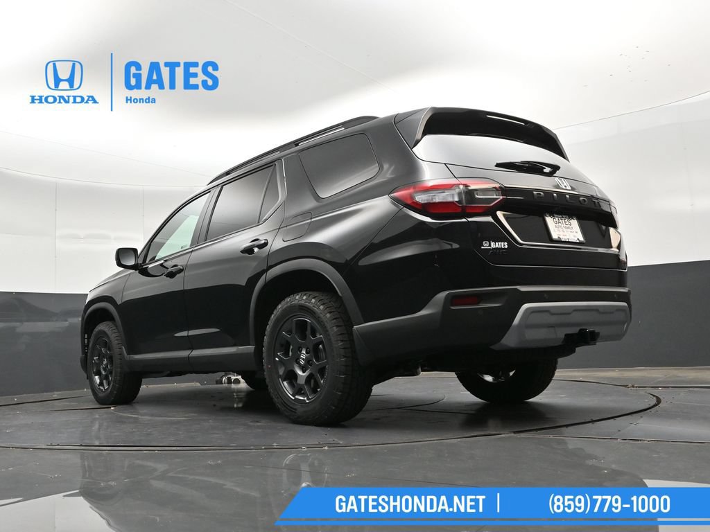 Certified 2025 Honda Pilot TrailSport image 49