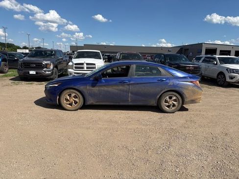 Used 2021 Hyundai Elantra SE FWD image 7