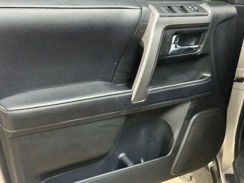 Used 2017 Toyota 4Runner SR5 RWD image 19