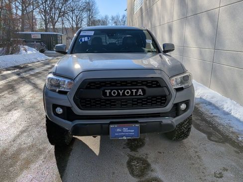 Used 2018 Toyota Tacoma TRD Off-Road image 3