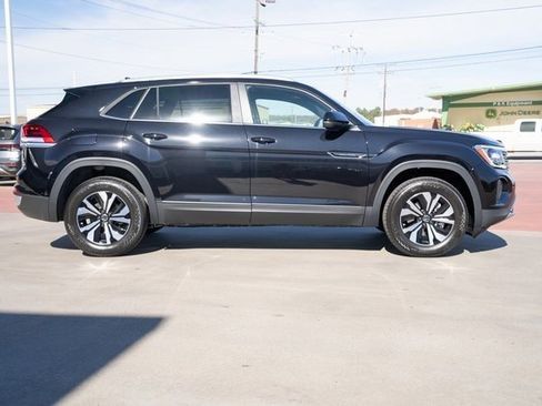 New 2026 Volkswagen Atlas Cross Sport SE image 7