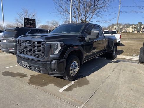 Used 2024 GMC Sierra 3500 Denali Ultimate image 1