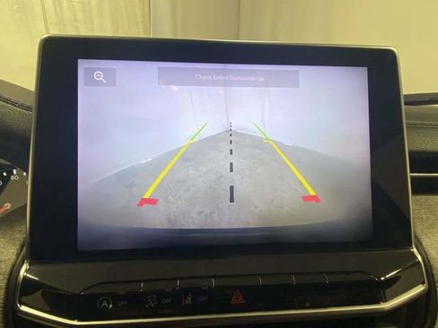 Used 2022 Jeep Compass Latitude image 14